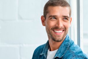Como lidar com dentes amarelados: 5 dicas valiosas para sua saúde bucal