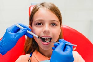 Profilaxia dentária: o que é, como é feita e benefícios