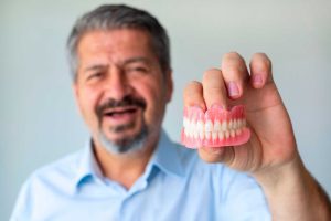 Dentadura: TUDO o que você precisa saber sobre o tratamento