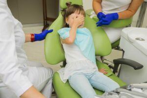 Erosão dentária infantil: o que é, causas e tratamento