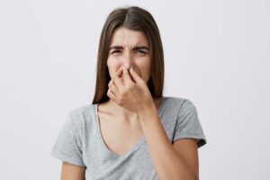 Infecção na boca: conheça as 7 principais e como tratar