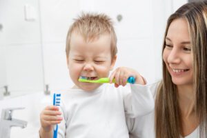 Como limpar a língua do bebê em 7 passos!