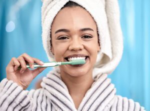 Como escolher o melhor creme dental clareador: guia completo